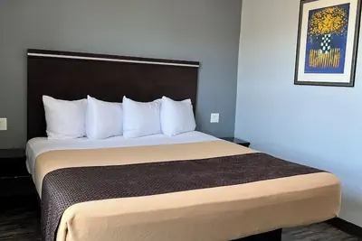 Photo 5 - Laguna Inn & Suites
