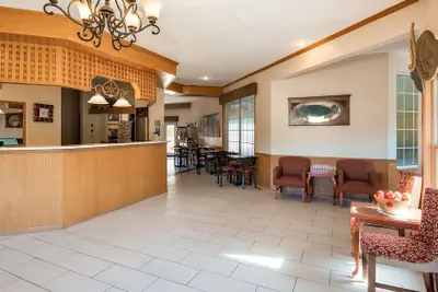 Photo 3 - Apple Tree Inn, SureStay Collection by Best Western