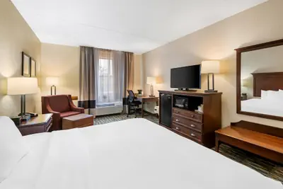 Photo 5 - Comfort Inn & Suites Branson Meadows