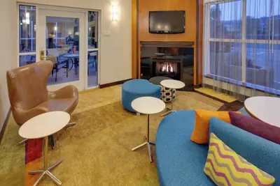 Photo 3 - Fairfield Inn & Suites by Marriott San Francisco Airport