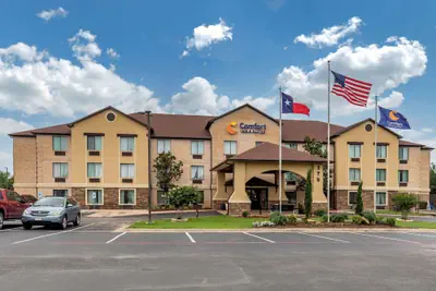 Photo 2 - Comfort Inn & Suites Mansfield