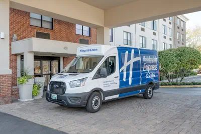 Photo 2 - Holiday Inn Express & Suites Gahanna/Columbus Airport by IHG