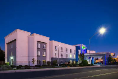 Photo 2 - Holiday Inn Express Stockton Southeast by IHG