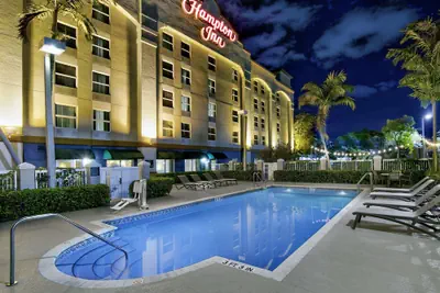 Photo 2 - Hampton Inn Ft. Lauderdale Airport North Cruise Port
