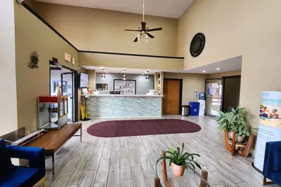 Photo 3 - Super 8 by Wyndham Pine Bluff