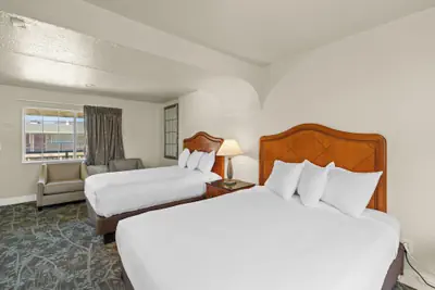 Photo 4 - Rose Garden Inn - San Jose Airport