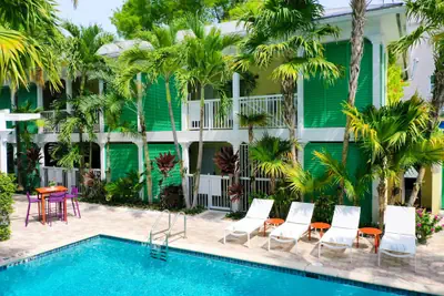 Photo 2 - Almond Tree Inn Hotel - Adults Only