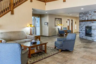 Photo 2 - Quality Inn & Suites Fort Madison near Hwy 61