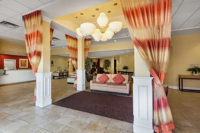 Photo 5 - DoubleTree by Hilton Phoenix Midtown
