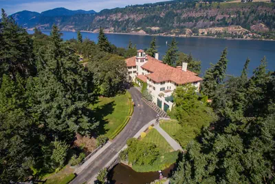 Photo 2 - Columbia Gorge Hotel and Spa