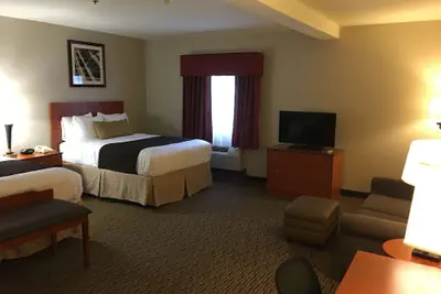 Photo 5 - Best Western Plus Arrowhead Hotel