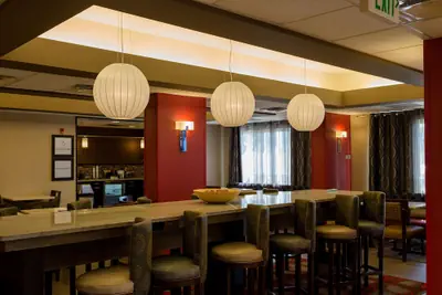 Photo 4 - Hampton Inn Oxford-West