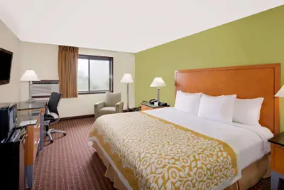 Photo 5 - Days Inn by Wyndham Fort Dodge
