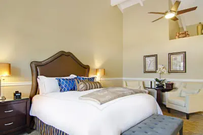 Photo 3 - Carriage House Inn