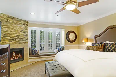 Photo 2 - Carriage House Inn