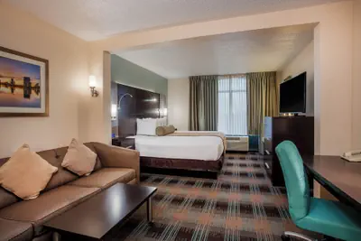Photo 2 - Wingate by Wyndham - Orlando International Airport