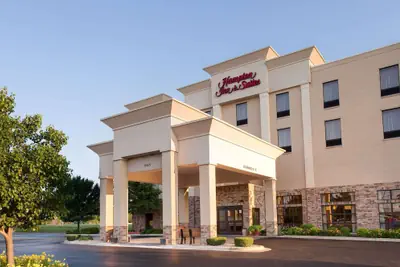 Photo 2 - Hampton Inn & Suites Addison