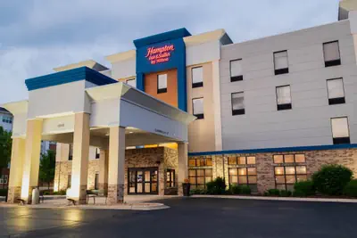 Photo 2 - Hampton Inn & Suites Addison