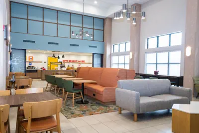 Photo 4 - Hampton Inn & Suites Addison