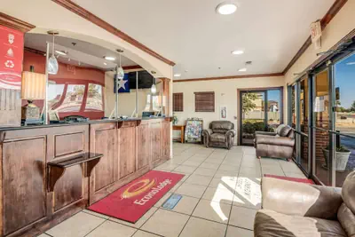 Photo 2 - Econo Lodge Lubbock I-27