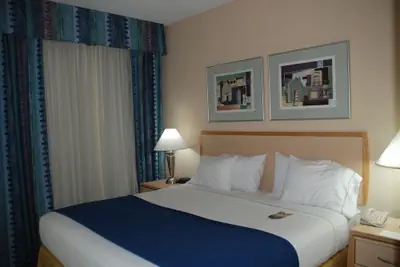 Photo 4 - Holiday Inn Express San Antonio Rivercenter Area by IHG
