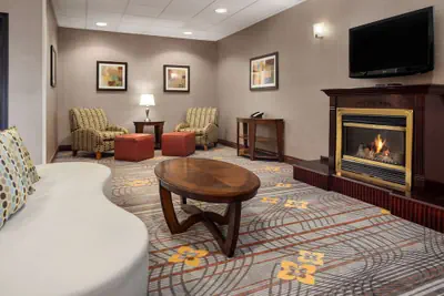 Photo 3 - Hampton Inn & Suites Detroit/Sterling Heights