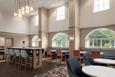 Photo 5 - Hampton Inn & Suites Newport/Middletown