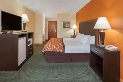Photo 5 - Baymont by Wyndham Midland