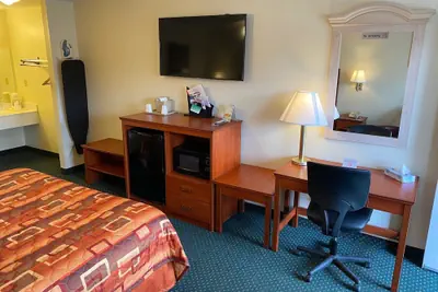 Photo 5 - Country Hearth Inn & Suites Union City