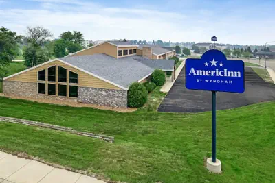 Photo 2 - AmericInn by Wyndham Dickinson