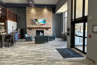 Photo 4 - AmericInn by Wyndham Ottumwa