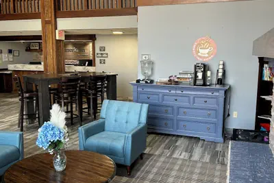 Photo 3 - AmericInn by Wyndham Ottumwa