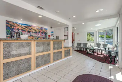 Photo 2 - Pacifica Beach Hotel