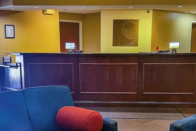 Photo 3 - Comfort Suites Gadsden Attalla
