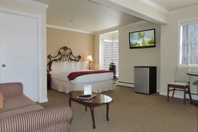 Photo 4 - The Victorian Inn