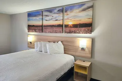 Photo 5 - Days Inn & Suites by Wyndham New Iberia