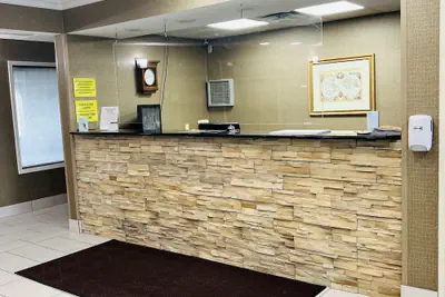 Photo 4 - Super 8 by Wyndham South Bend