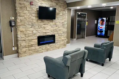 Photo 5 - Super 8 by Wyndham South Bend