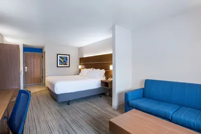 Photo 3 - Holiday Inn Express Wisconsin Dells by IHG