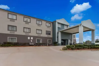Photo 2 - Quality Inn & Suites Pearl - Jackson