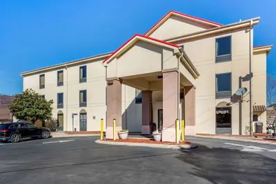 Photo 2 - Econo Lodge Lookout Mountain
