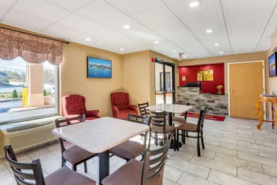 Photo 4 - Econo Lodge Lookout Mountain