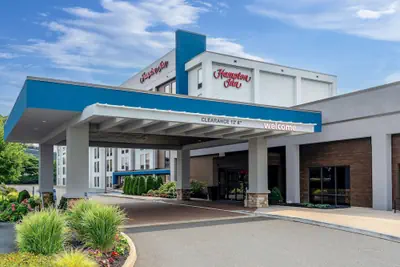 Photo 2 - Hampton Inn Woodbridge