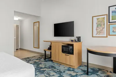 Photo 4 - Hampton Inn Carrollton