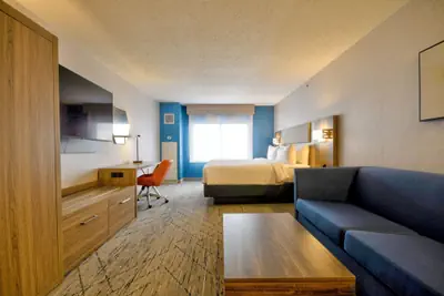 Photo 5 - Holiday Inn Express Hotel & Suites Buffalo-Airport by IHG