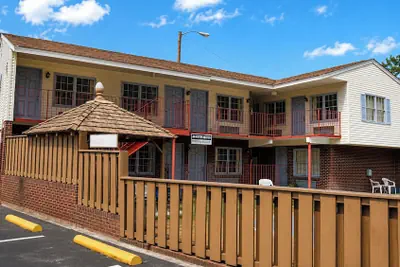 Photo 2 - Capt. John Smith Inn