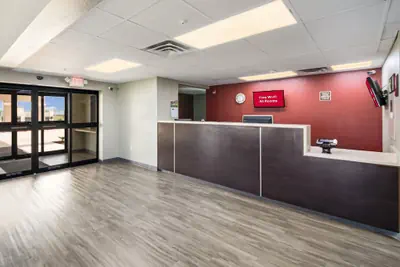 Photo 5 - Red Roof Inn & Suites Austin East - Manor