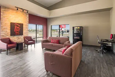 Photo 3 - Red Roof Inn & Suites Austin East - Manor