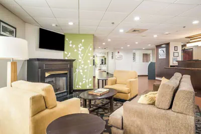 Photo 4 - Sleep Inn & Suites Jacksonville near Camp Lejeune
