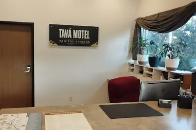 Photo 3 - Tava Motel Manitou Springs